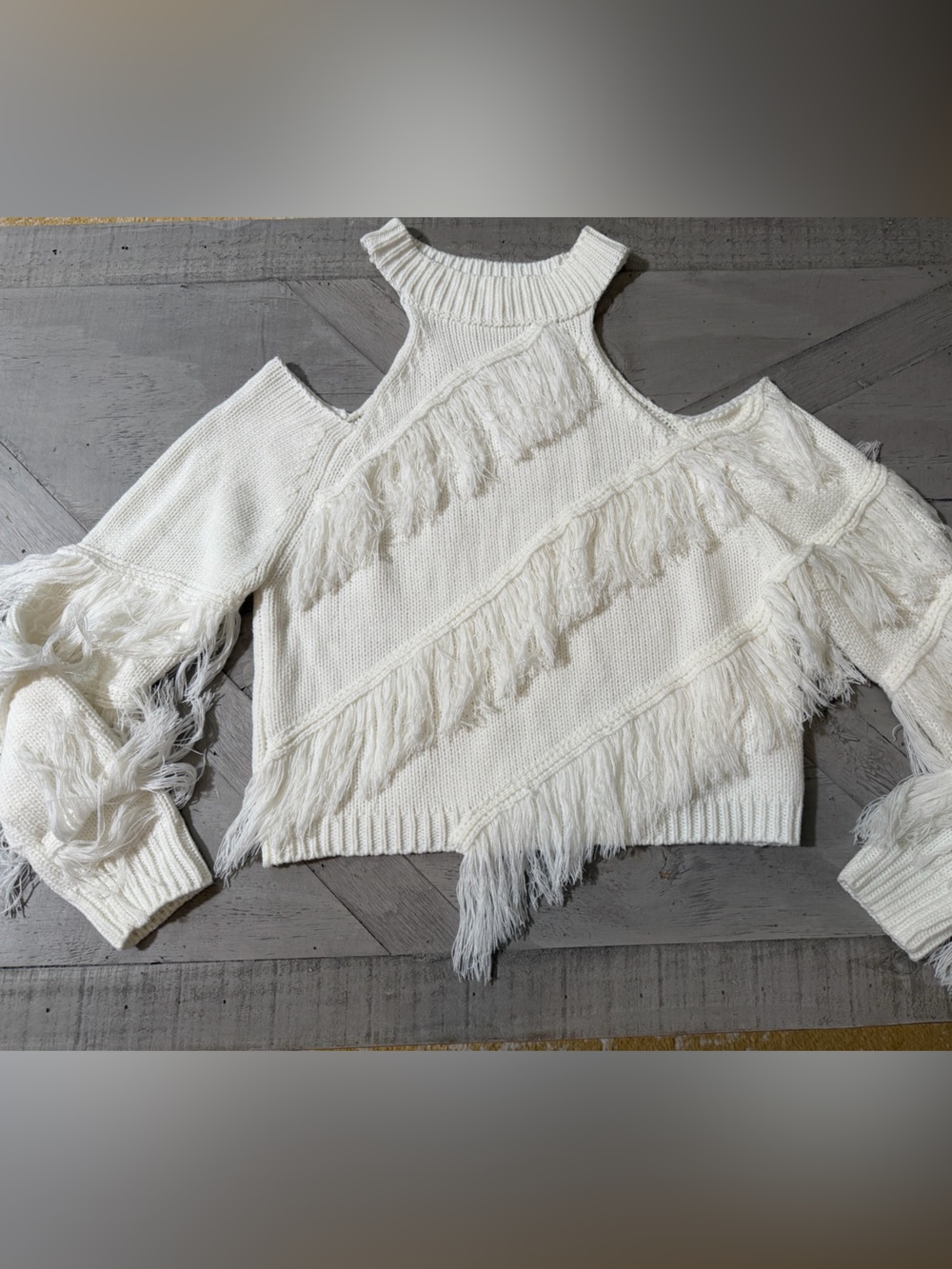 Hot & Delicious High Neck Cold Shoulder Long Sleeve crop Sweater size Large VGUC